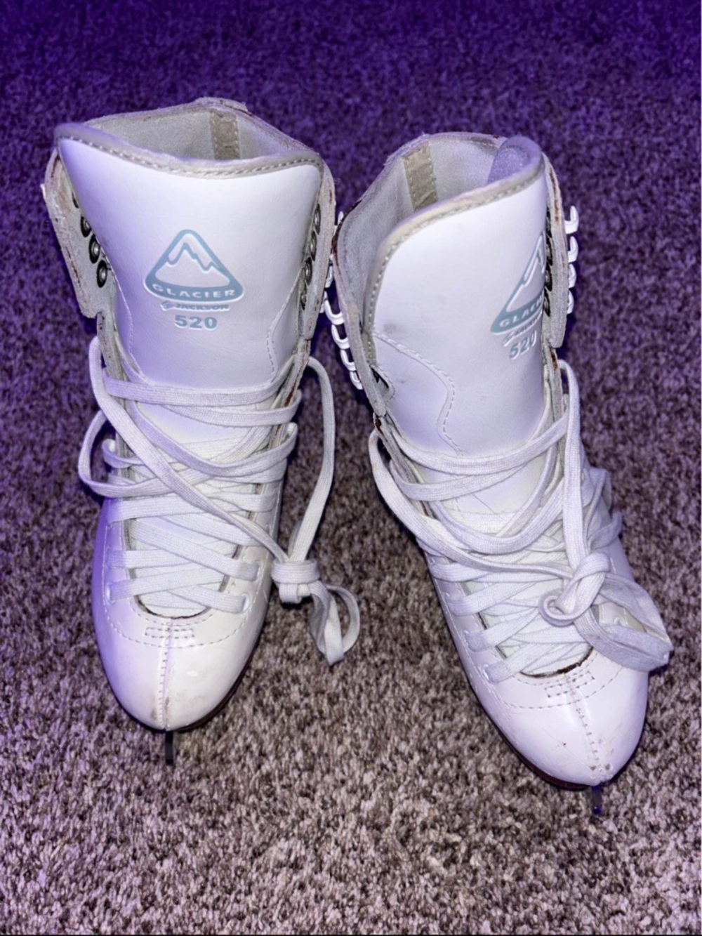 Jackson glacier 520 figure skates white